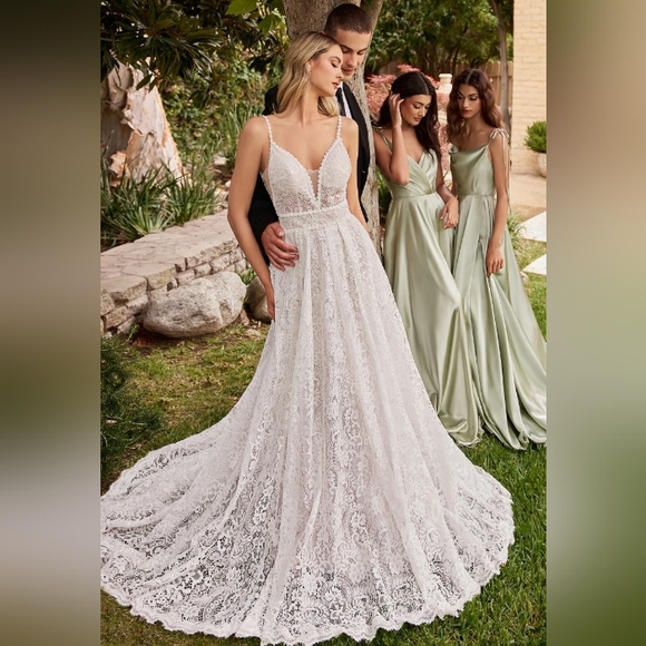 Off white wedding dress, lace a line bridal gown with removable jacket - Picture 1 of 7